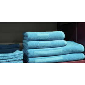 Y9 Serviette de douche